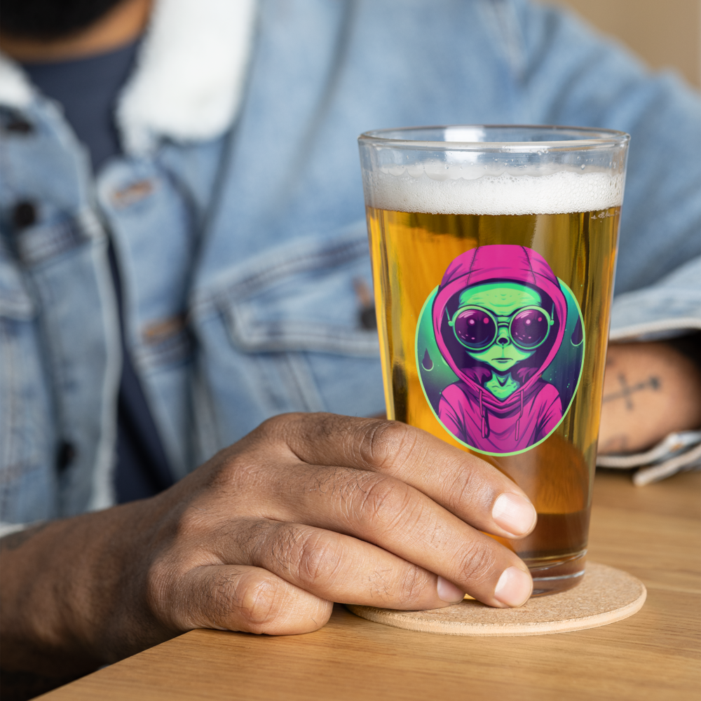 Alien Chad Shaker Pint Glass